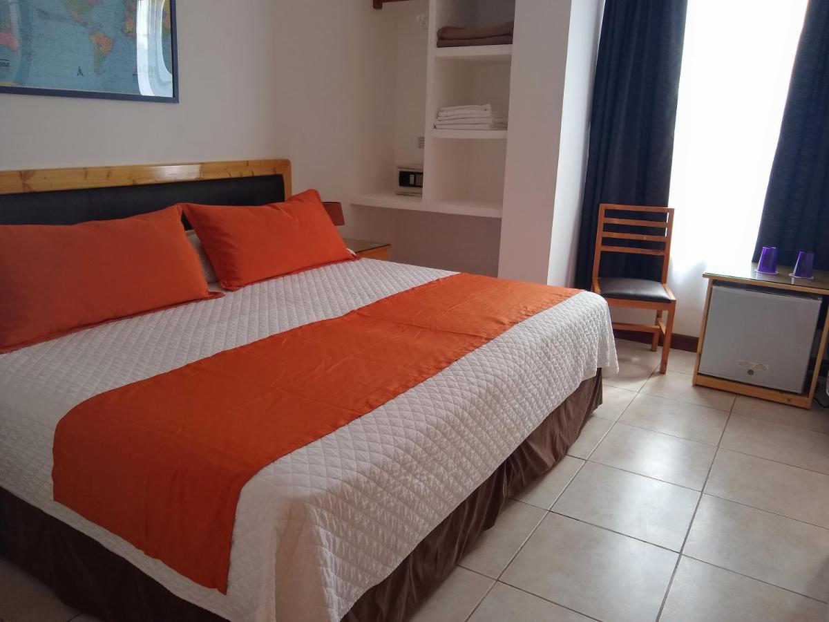 Drake Inn Puerto Villamil Bagian luar foto