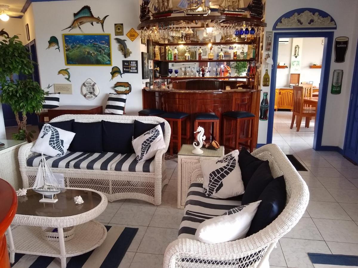 Drake Inn Puerto Villamil Bagian luar foto