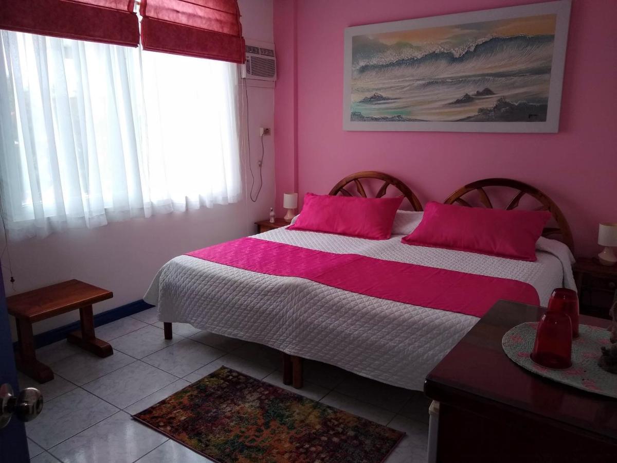 Drake Inn Puerto Villamil Bagian luar foto