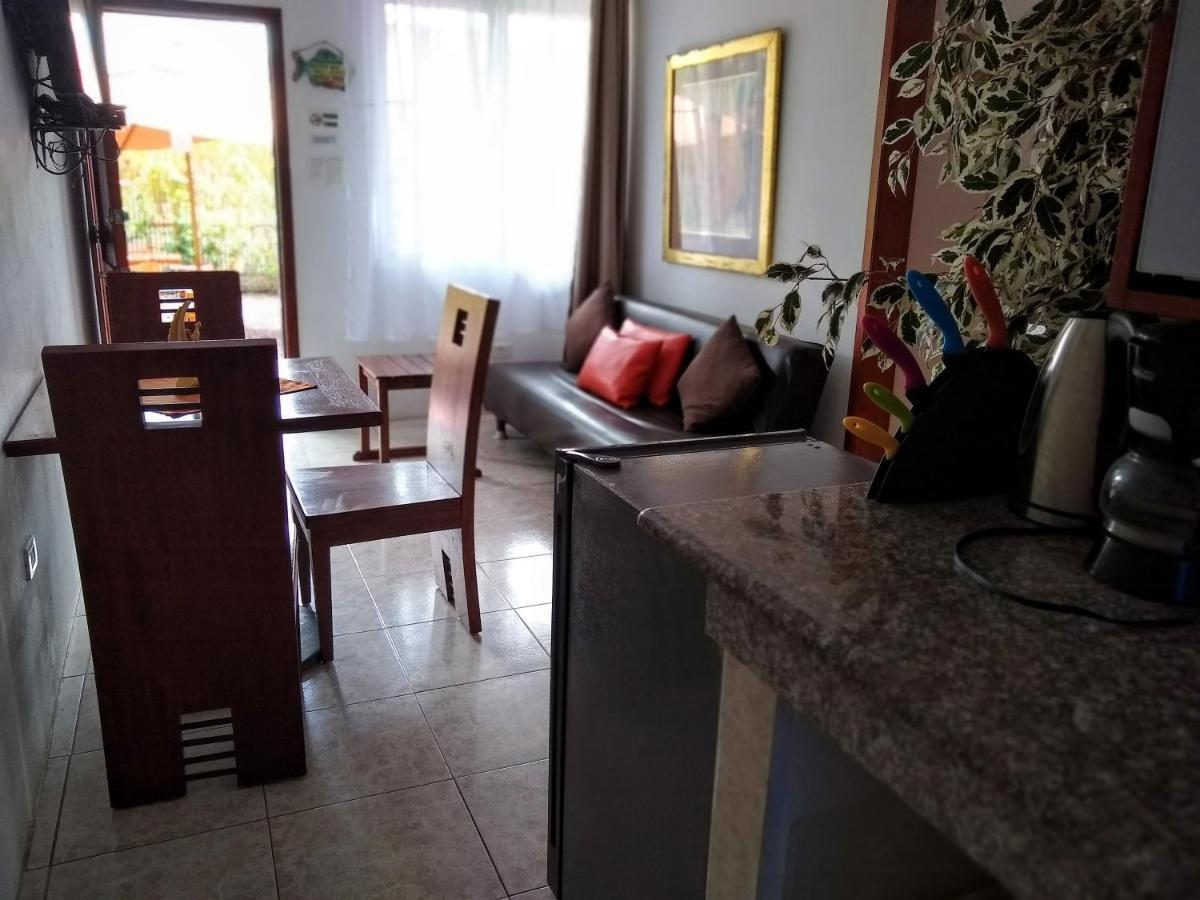 Drake Inn Puerto Villamil Bagian luar foto