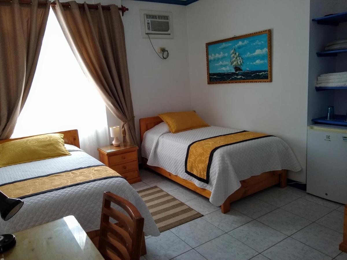 Drake Inn Puerto Villamil Bagian luar foto