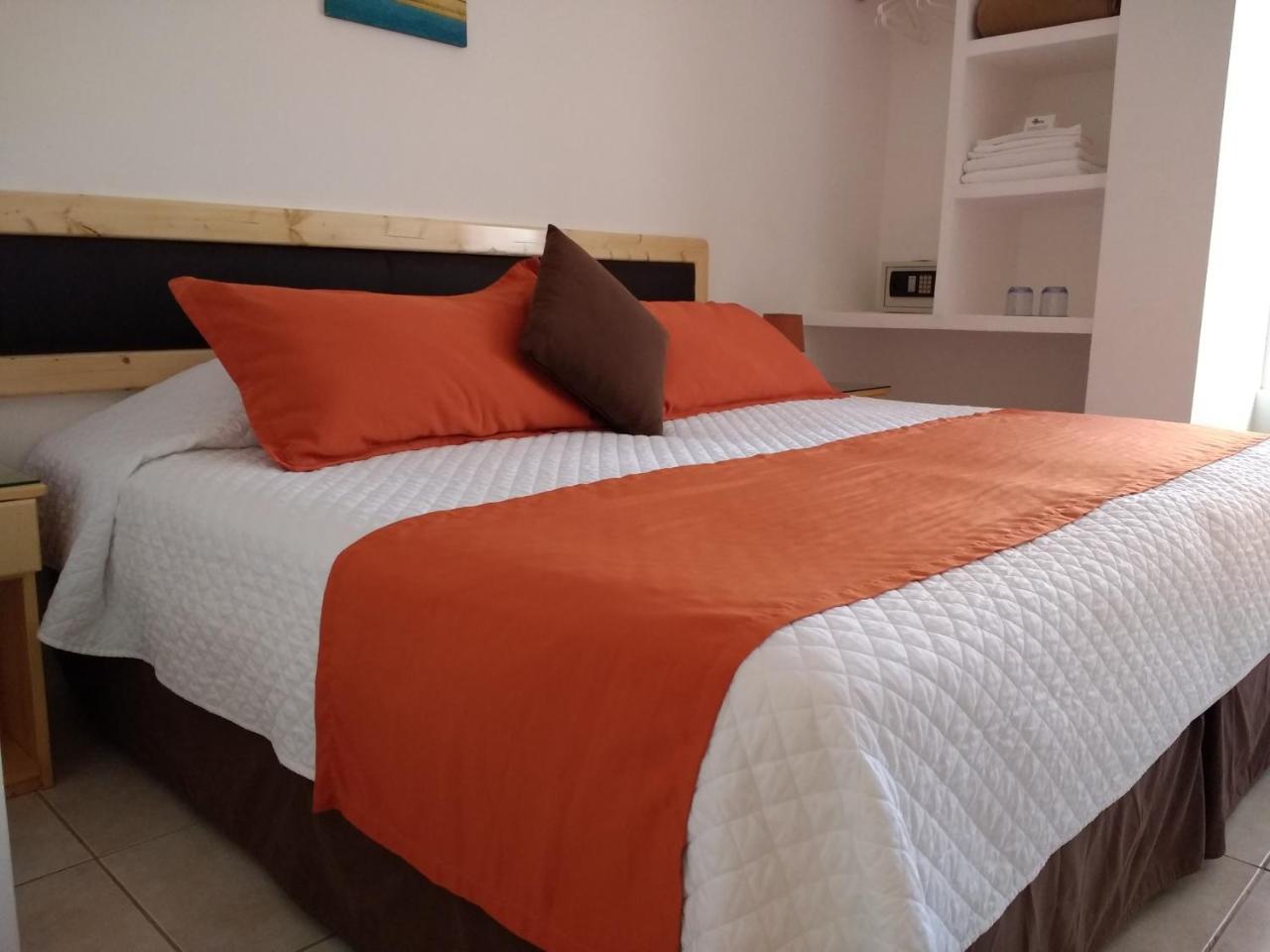 Drake Inn Puerto Villamil Bagian luar foto
