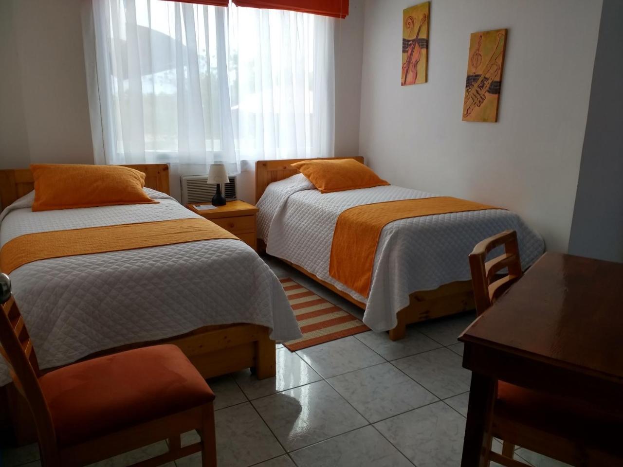 Drake Inn Puerto Villamil Bagian luar foto