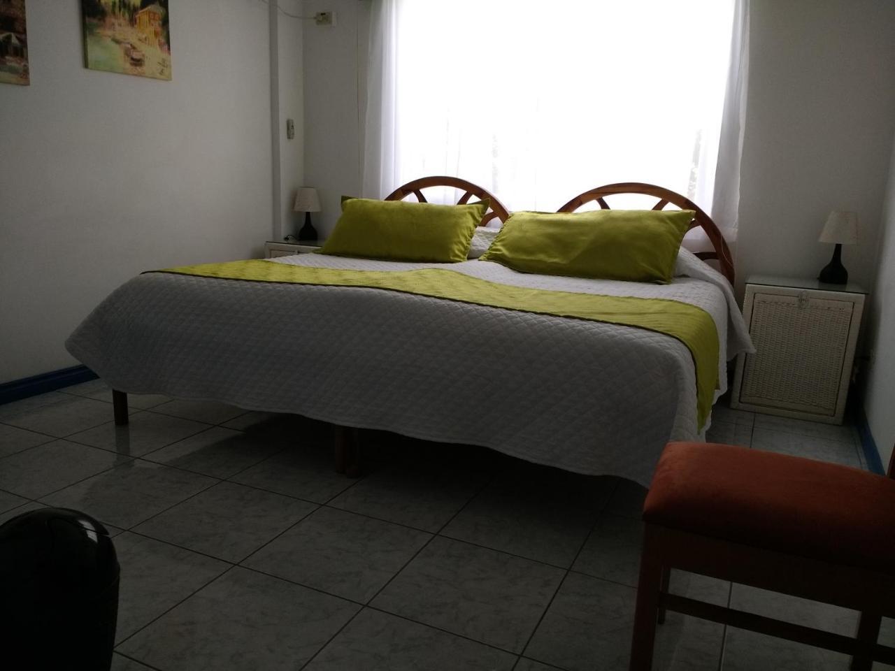 Drake Inn Puerto Villamil Bagian luar foto