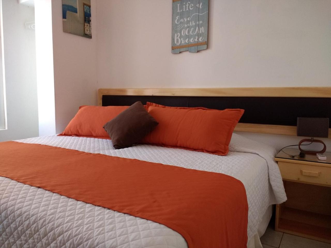 Drake Inn Puerto Villamil Bagian luar foto